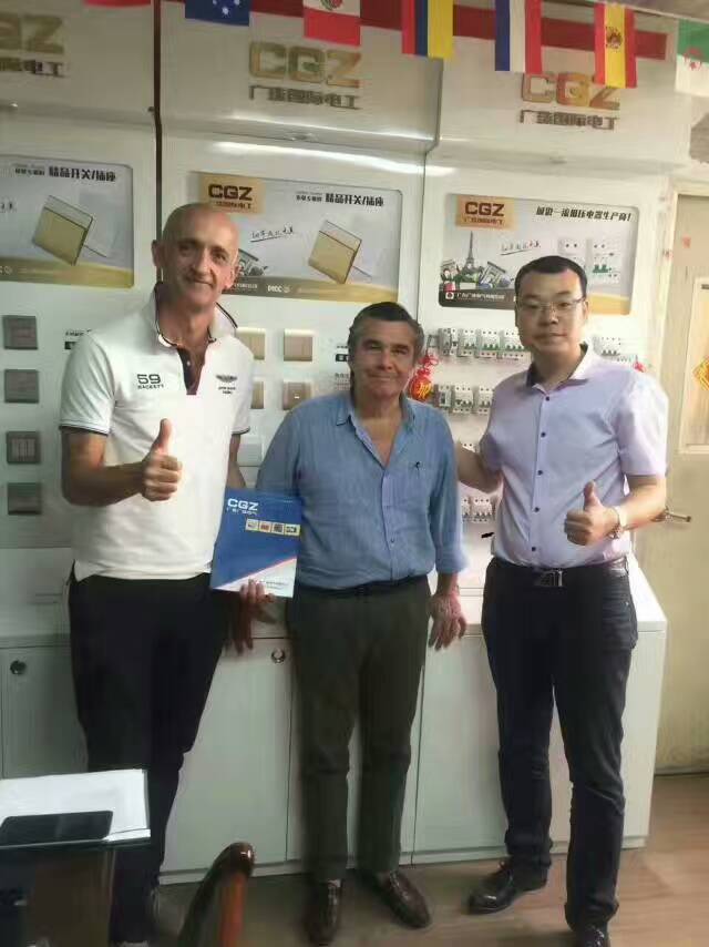 意大利著名光頭教練對我們廣珠電氣產品很滿意！第二次蒞臨我司洽談合作！